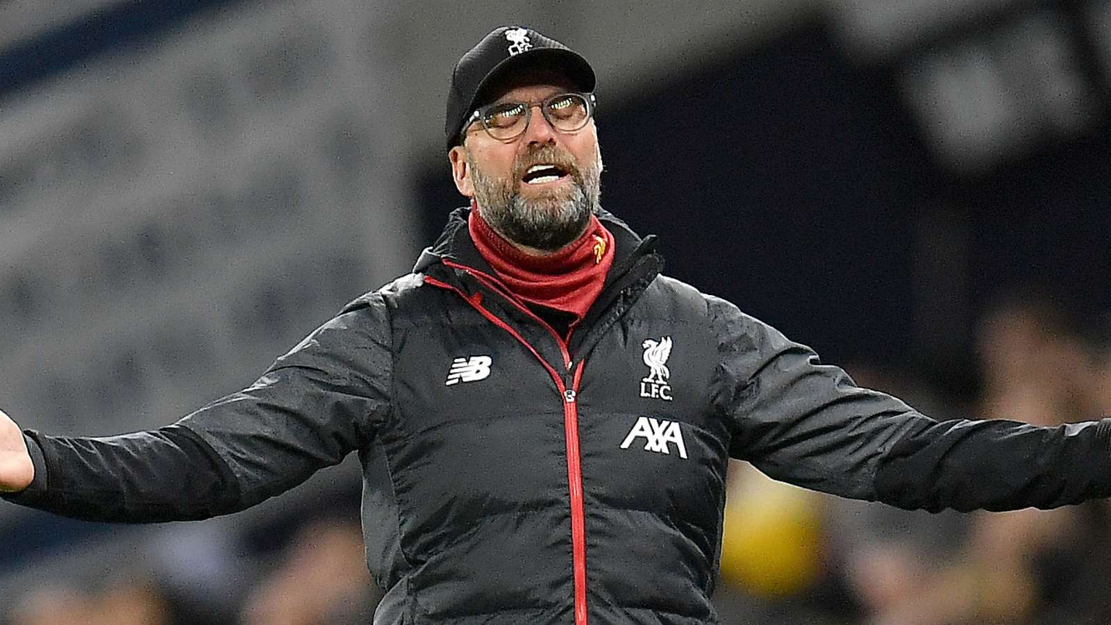 Klopp "sôi máu" vì CAN mang thảm họa đến Liverpool