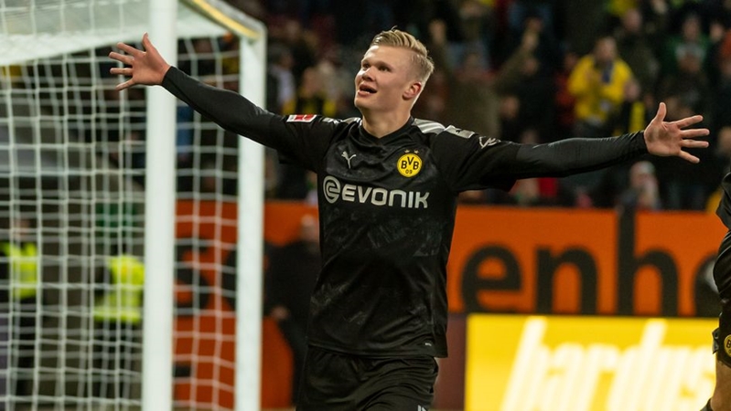 "Họng pháo" Dortmund bùng nổ, NHM châm biếm: "Hẳn Man Utd đang khóc đây"