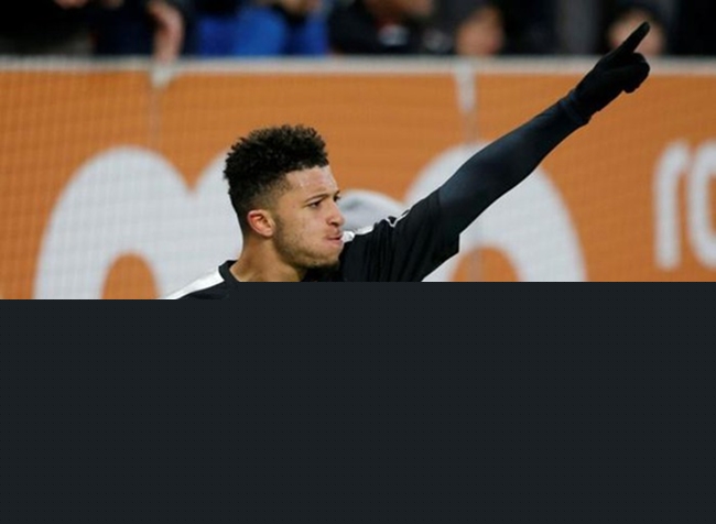 Sancho thiết lập cột mốc mới, ngay cả Messi cũng "bó tay"