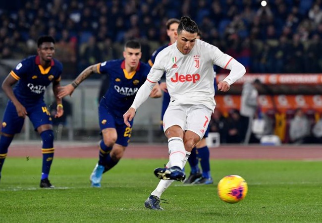 Top 'vua dội bom' của châu Âu: 'Cú sốc' số một; Ronaldo bứt phá