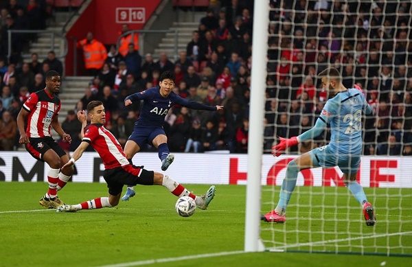Son Heung-min nổ súng, Tottenham vẫn phải đá lại vòng 4 FA Cup
