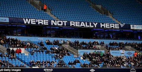 Guardiola nổi điên vì sự "thờ ơ" của CĐV Man City