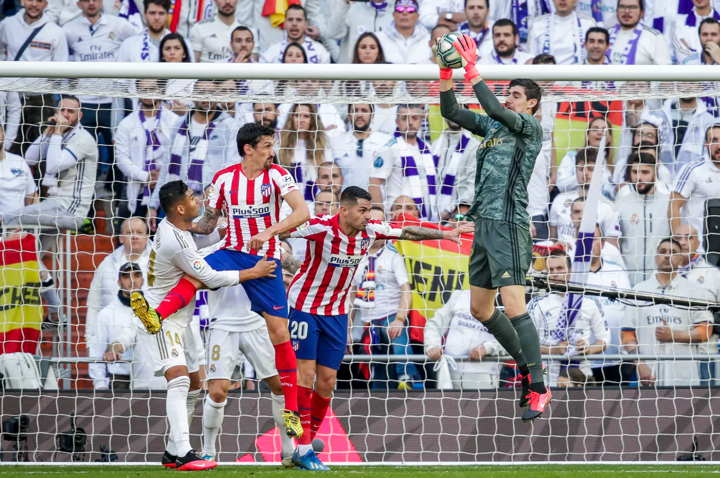 Ảnh bài viết Sau "phù phép", Thibaut Courtois lại làm CĐV Real dậy sóng
