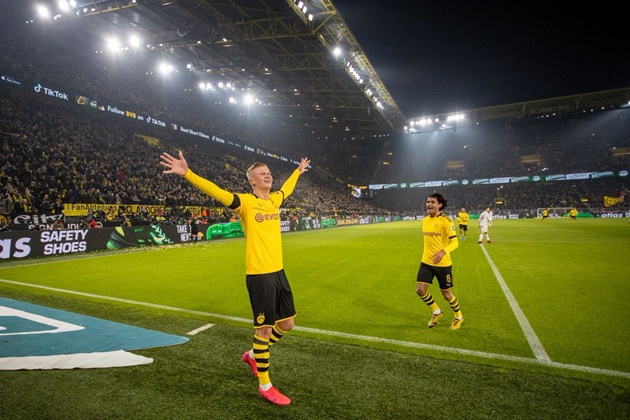 Tiếp tục ghi bàn, Haaland đi vào lịch sử Bundesliga