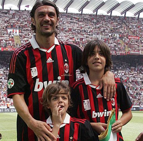 Maldini đăng đàn 'dằn mặt' con trai sau trận ra mắt cho Milan