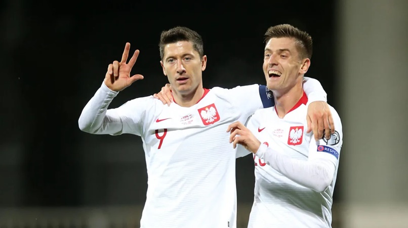 Vừa đến Bundesliga, "nạn nhân của Ibra" đã nịnh Lewandowski