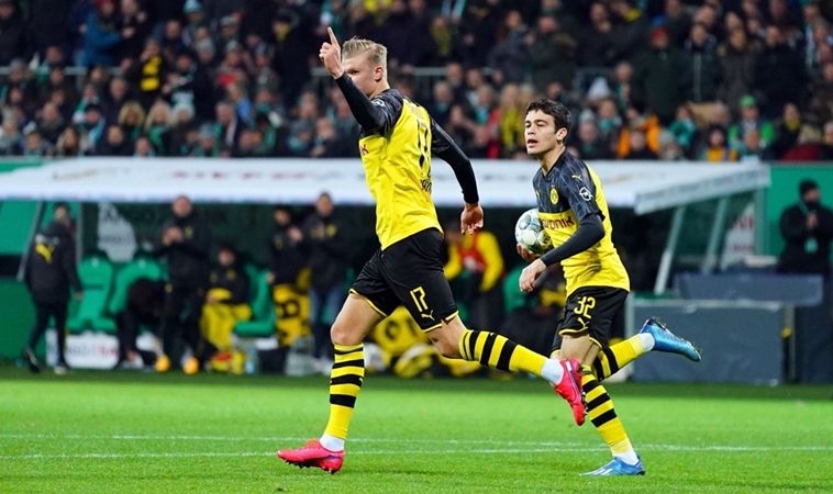 Dortmund thua trận, NHM vẫn bấn loạn về Haaland: "Chúa ơi! Cậu ta là cái gì vậy??"