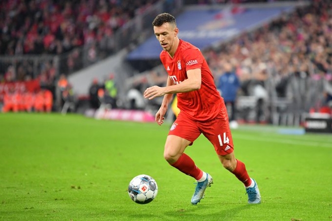 Vừa đến Allianz Arena, tân binh Bayern đã khiến đồng đội "gục ngã" 1 tháng