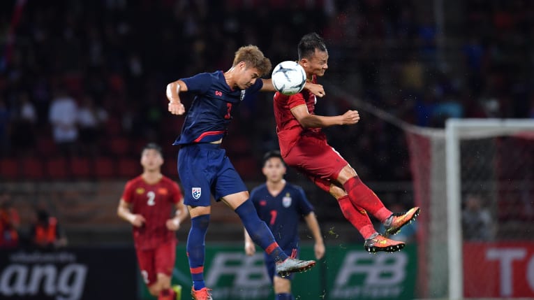 Bóng đá Việt Nam có thể “học” gì từ cách người Thái “đổ bộ” J-League?