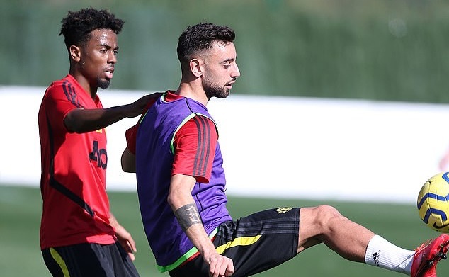 Ảnh bài viết McTominay lộ hình ảnh gây ngỡ ngàng, Fernandes "thị phạm" đàn em