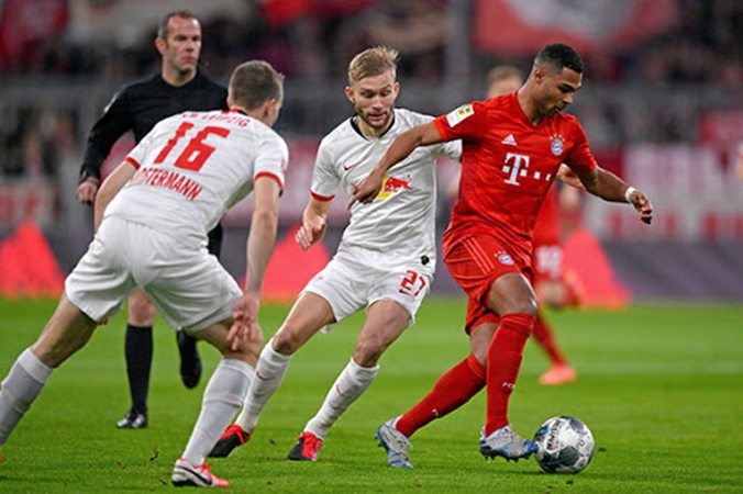 Bayern bị huyền thoại "đánh bầm dập" sau khi để Leipzig cầm hòa