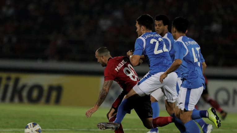 Thấy gì sau trận ra quân của TP.HCM và Than Quảng Ninh tại AFC Cup?