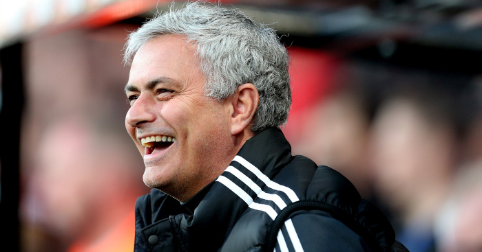 Mourinho: "Cậu ấy có thể chơi số 10, số 8, tiền vệ trung tâm, trái, phải"