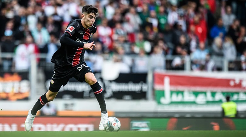 "Thần đồng" khiến cả châu Âu thèm khát chạm cột mốc khủng tại Bundesliga