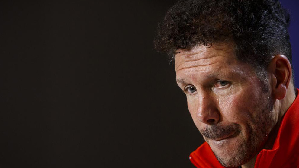 XONG! HLV Simeone xác nhận, Atletico có "quái thú" đấu Liverpool