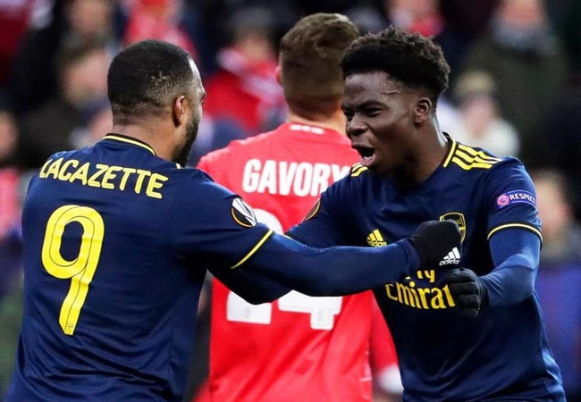 18 tuổi và chỉ đá 4 trận, 'báu vật' Arsenal đã 'tàn phá' Europa League