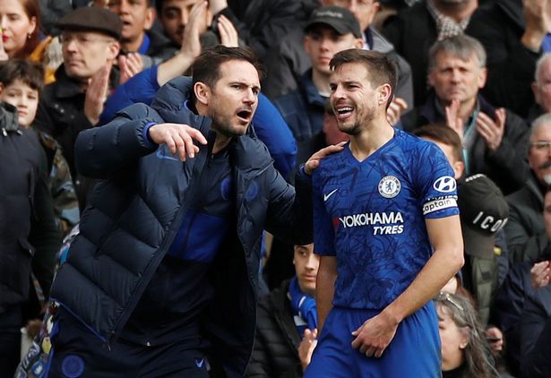 Lampard điên tiết: "Lại là VAR. Không có thẻ đỏ cho gã đồ tể"