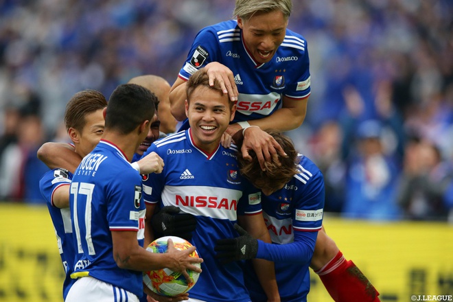 Chanathip cú đúp kiến tạo, Dangda lập kỷ lục ở J-League; Hậu vệ Thái "dọn cỗ" như Messi