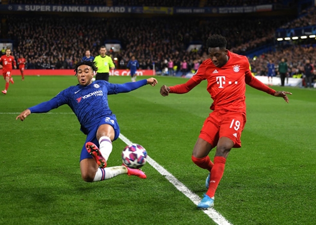 Ảnh bài viết Biến hàng thủ Chelsea thành trò hề, Davies tiếp tục xát muối đối thủ