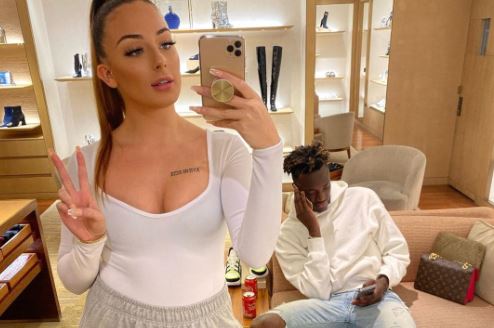 Leah Monroe - nàng WAGs Chelsea khoe vòng 1 'đồ sộ'