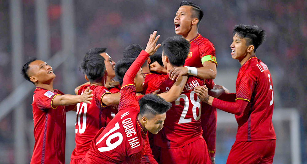 "Toang" nặng hàng thủ, HLV Park Hang-seo giữa “thập diện mai phục”