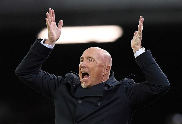 CHÍNH THỨC! Lò xay đáng sợ, HLV thứ 13 ở Serie A bị sa thải