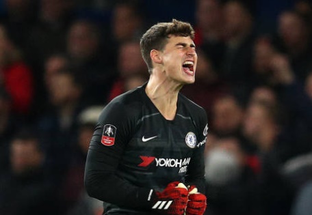 Nhìn Kepa bùng cháy với 'Triple Save', Klopp thẫn thờ làm 1 điều ngoài đường biên