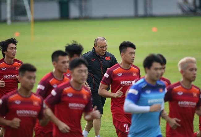 Mất 3 trụ cột hàng thủ, ai sẽ là phương án được thầy Park lựa chọn?