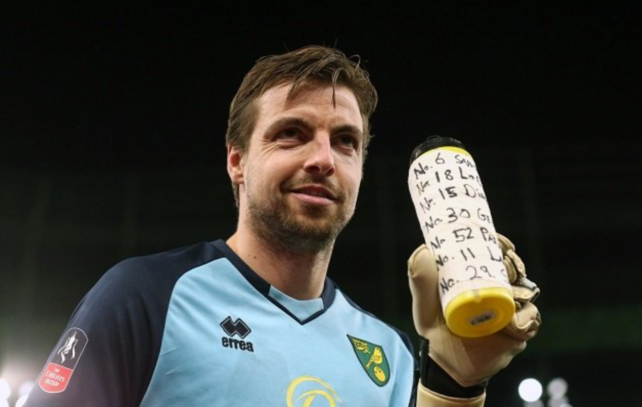 'Thánh bắt pen' Krul làm điều đặc biệt để hạ Tottenham và Mourinho
