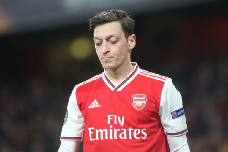 Arteta mua 1 cái tên, Ozil và 3 ngôi sao Arsenal bị thanh lý