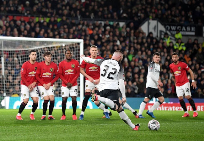 Rooney bị Romero làm 'nản lòng' 2 lần, con trai phản ứng khó tin 