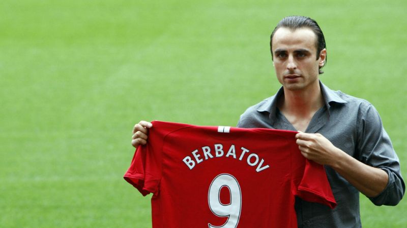 8 cựu cầu thủ ngầu nhất trên sân cỏ: 'Bông hồng vàng' Berbatov, thiên tài ngái ngủ Pirlo