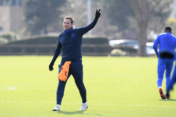 Ảnh bài viết Lampard vã mồ hôi rèn giũa từng động tác cho học trò