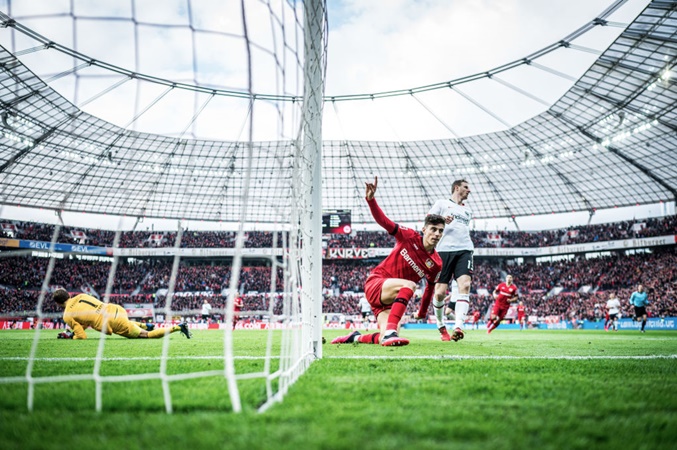 "Thần đồng 20 tuổi" khiến Bundesliga rung chuyển, bảo sao Bayern không thèm thuồng