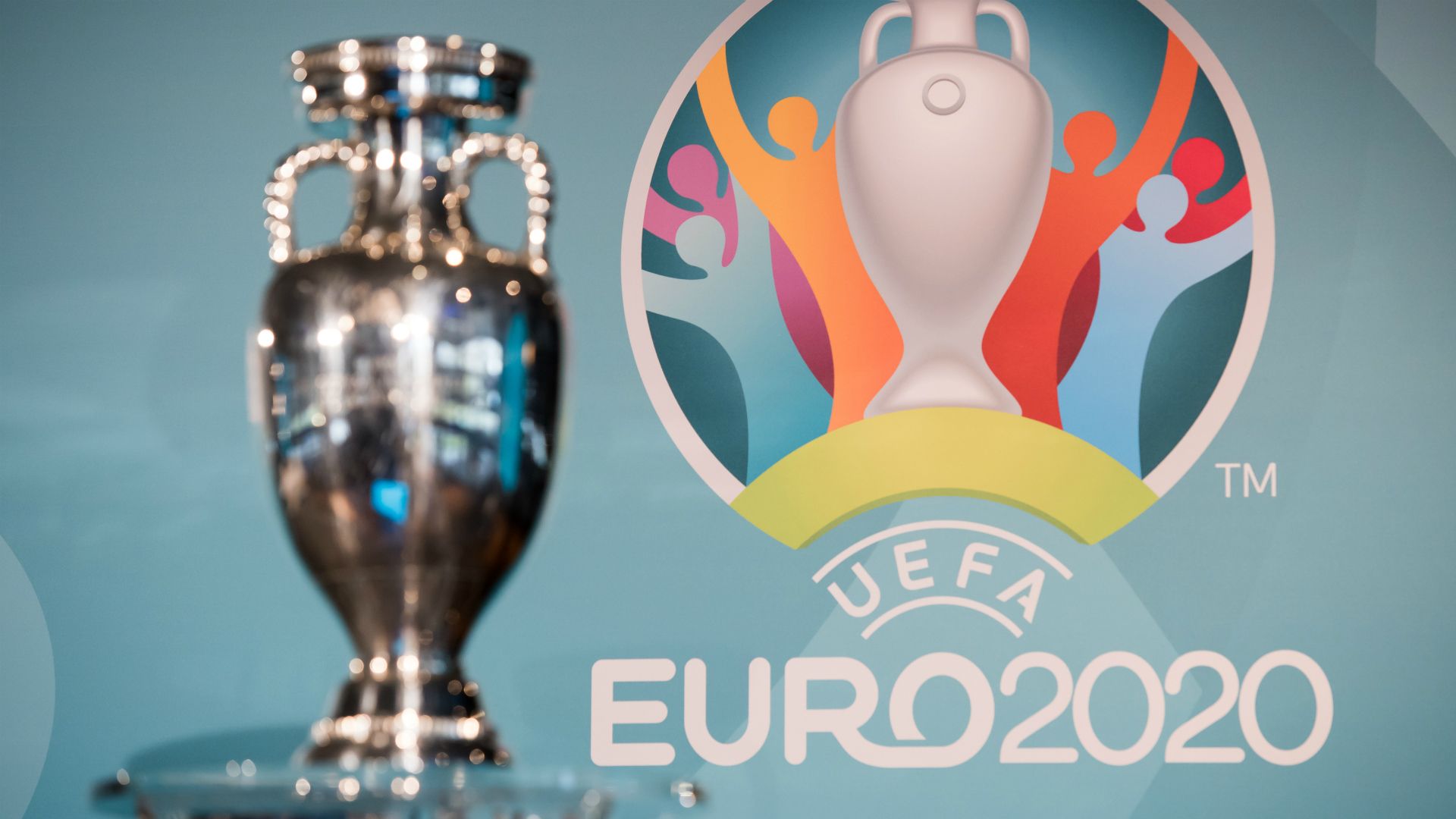 'EURO 2020 diễn ra vào mùa đông, tại sao không?'