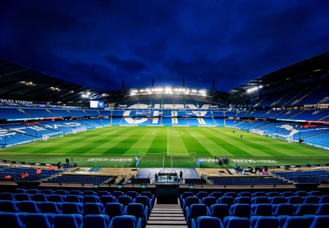 CHÍNH THỨC: Man City ra thông báo, EPL lại khốn đốn vì 'đại dịch'