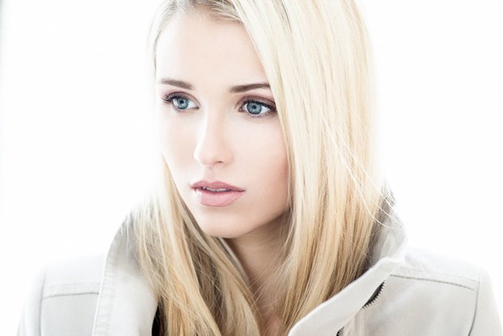 Đọ WAGs Dortmund - PSG: Ngất ngây với vợ của trai đẹp Marco Reus