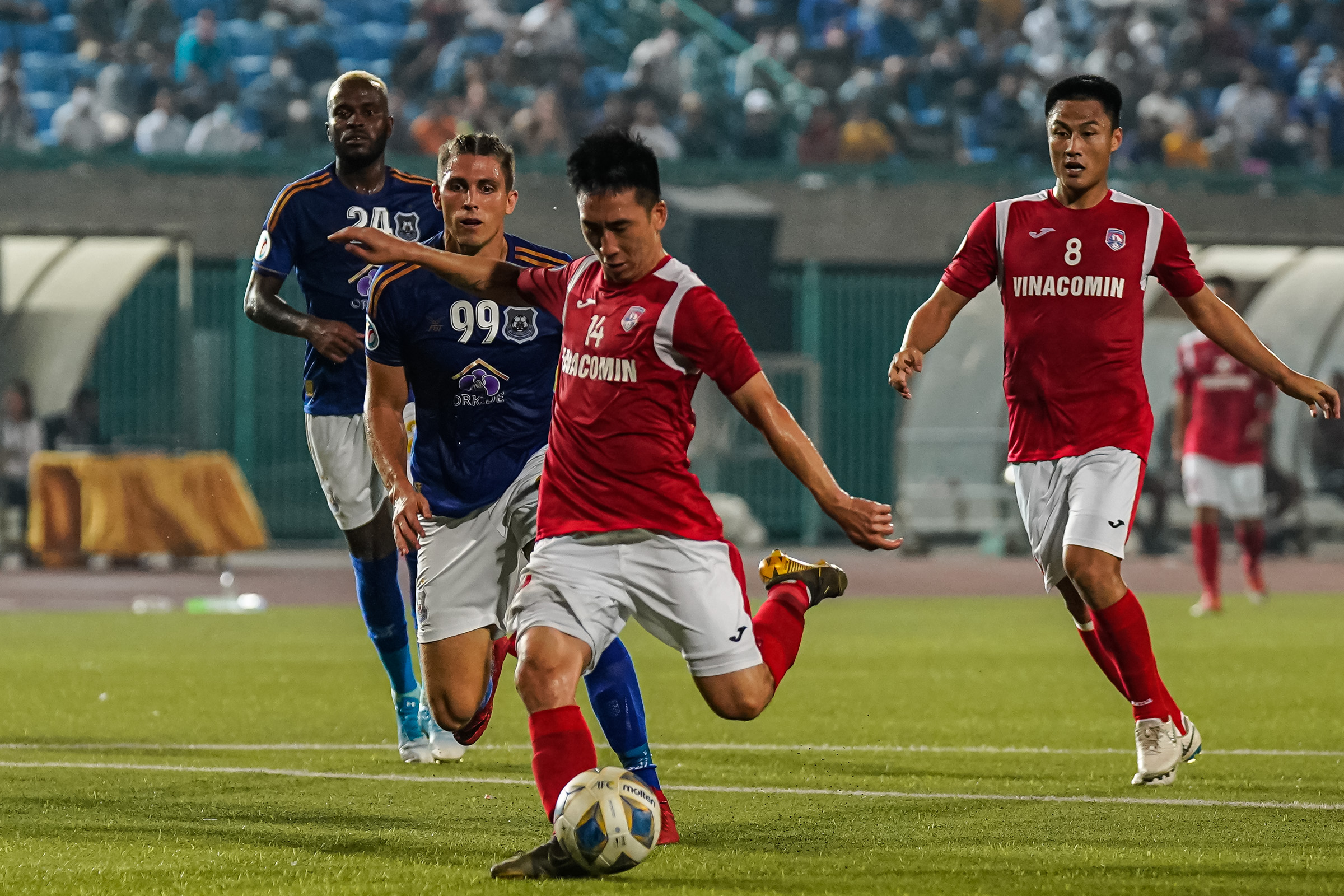 “Iniesta đất Mỏ” tỏa sáng, Than Quảng Ninh nghiền nát Svay Rieng