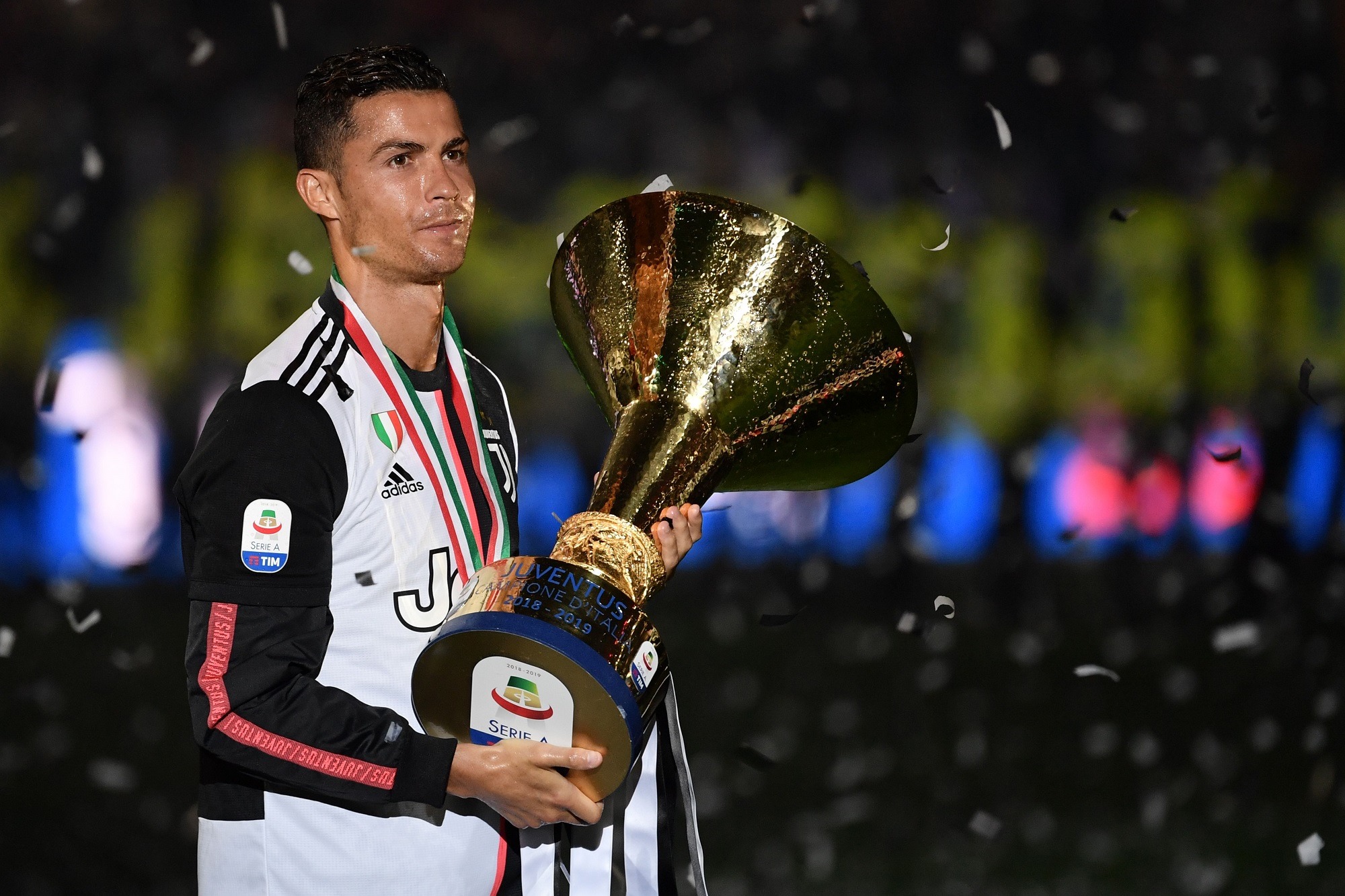 SỐC! Serie A nguy cơ hủy bỏ, không có nhà vô địch mùa này