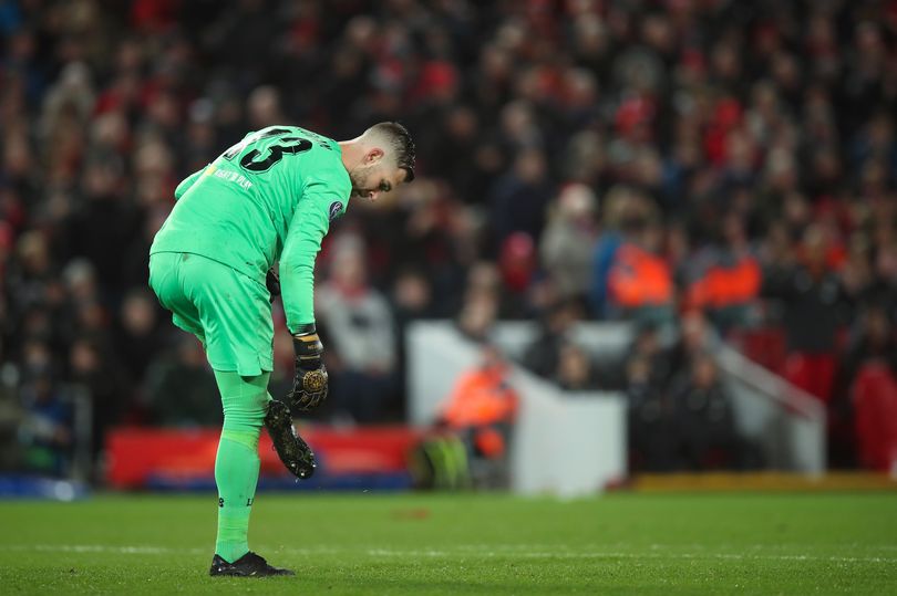 CĐV Liverpool: "Lại thêm một Karius nữa"