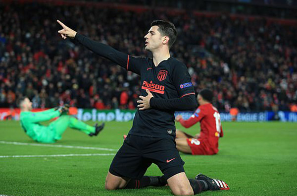 Ảnh bài viết Rio Ferdinand bất ngờ "cà khịa" Morata sau màn trình diễn cùng Atletico Madrid