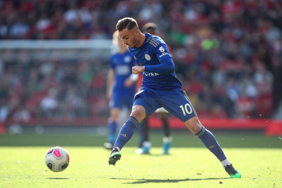 XONG! Toang mạnh với COVID-19, Leicester City đón thêm 2 cú sốc khác