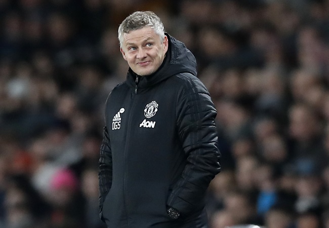 Man Utd 'chao đảo' vì COVID-19, Solskjaer phá vỡ im lặng