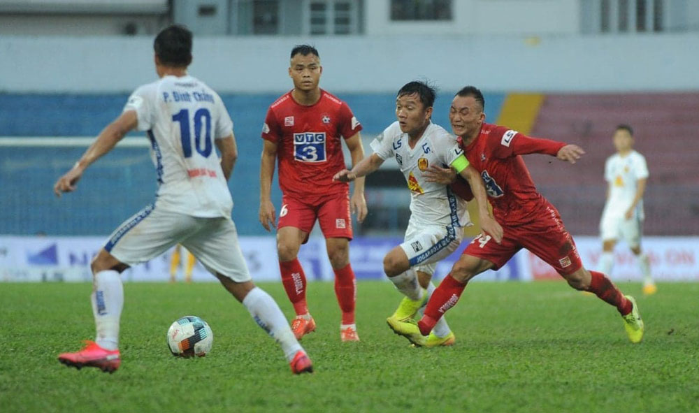 “Mũi tên đen” Mpande nổ súng, Hải Phòng chiếm đỉnh bảng V-League