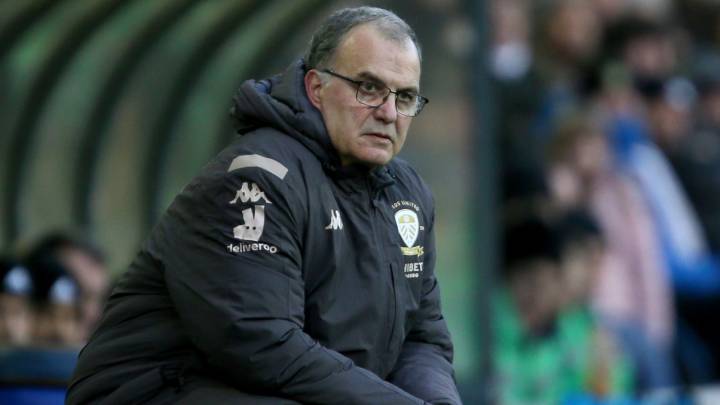 Ảnh bài viết Giữa tâm bão, Marcelo Bielsa lại làm chuyện điên rồ ở Leeds United