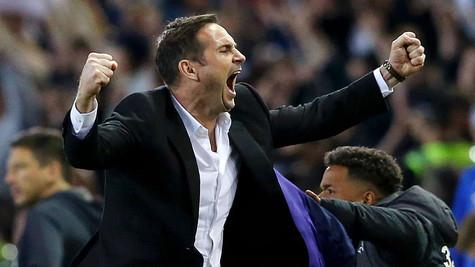 Không phải 1, Chelsea chuẩn bị có đến 2 Gilmour