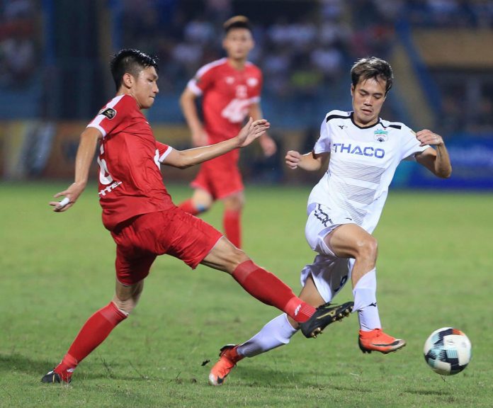 Mưa bàn thắng, sai lầm hàng thủ, HAGL mất ngôi đầu bảng V-League