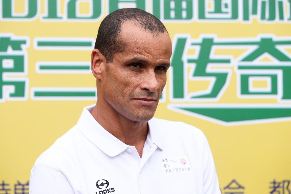 Rivaldo chỉ trích thẳng "kẻ có hành vi sai trái" tại Barcelona