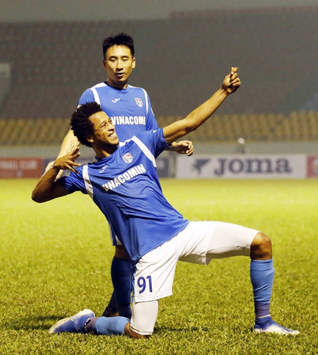 Vì sao đương kim vô địch V-League Hà Nội sa lầy tại Quảng Ninh?