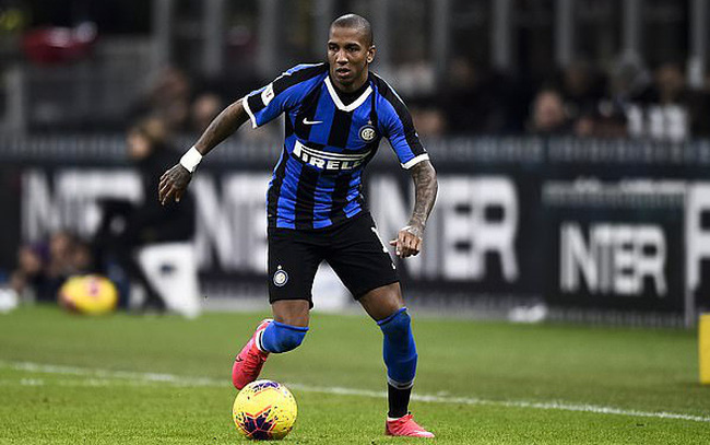 "Si mê" Ashley Young, Inter Milan tức tốc ngay gửi 1 đề nghị